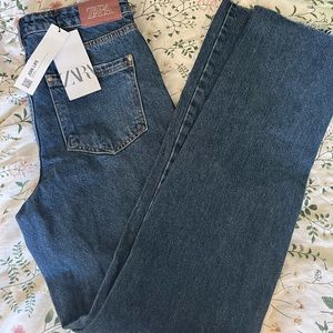 Zara mom jeans, size 4, never been worn